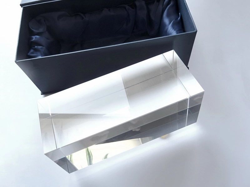 glass cuboid clear, optically pure, 80x80x200 mm, in dark blue gift box